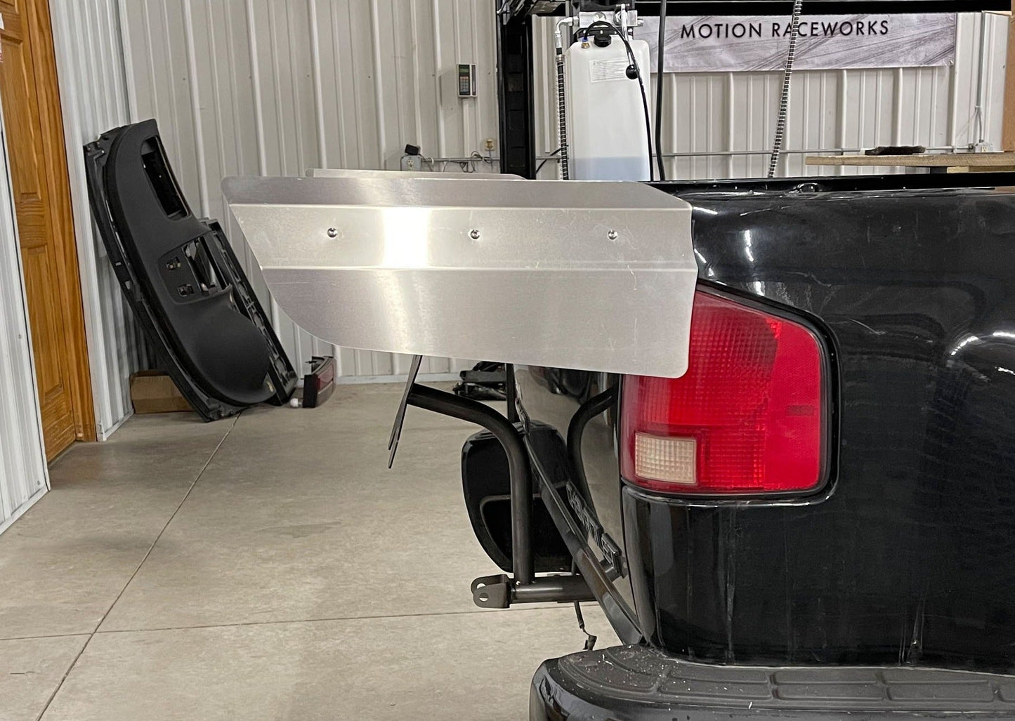 Motion Raceworks 1994-04 2nd Gen Step-Side S10 / Sonoma 15" Strutless Drag Wing 31-150-Motion Raceworks-Motion Raceworks