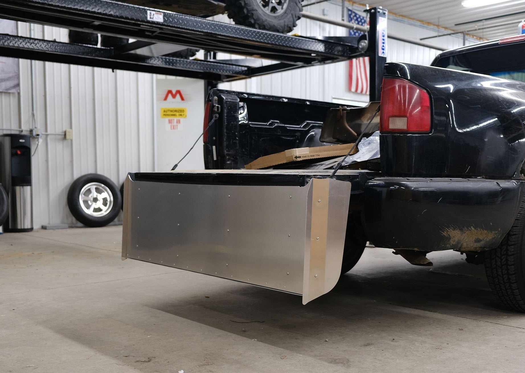 Motion Raceworks 1994-04 2nd Gen Step-Side S10 / Sonoma 15" Strutless Drag Wing 31-150-Motion Raceworks-Motion Raceworks